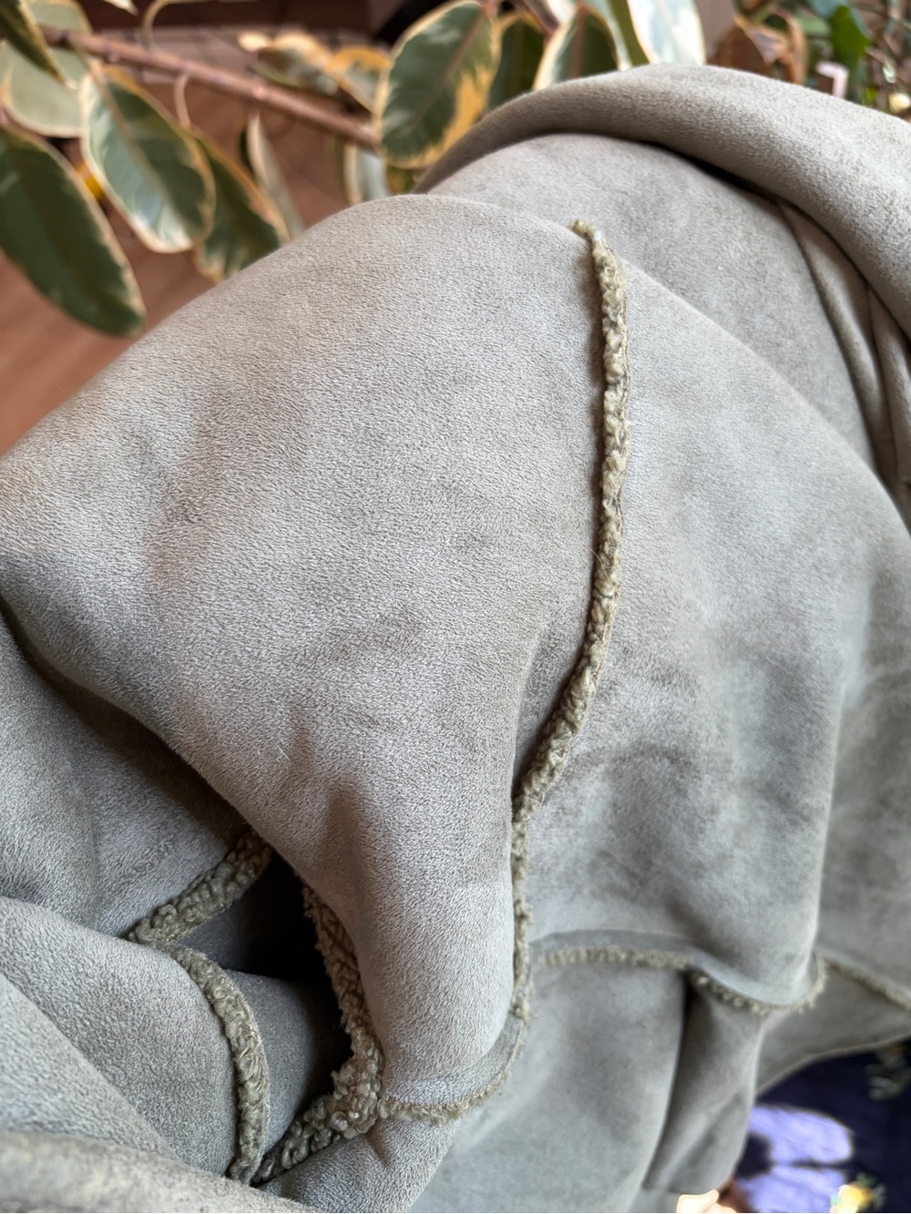 Velvet by Graham & Spencer Reversible Sherpa Jacket Olive Faux Suede - Picture 7 of 12